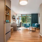 ホテル Am Kurhaus Mit Erstem Ayurveda Center Sachsens - Direkt Am Gesundheitsbad Actinon & Kurpark バート・シュレーマ