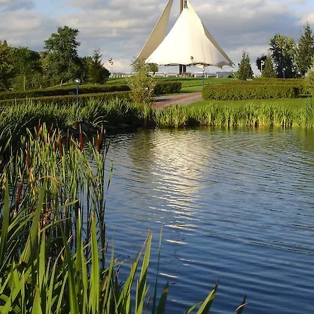 ホテル Am Kurhaus Mit Erstem Ayurveda Center Sachsens - Direkt Am Gesundheitsbad Actinon & Kurpark バート・シュレーマ